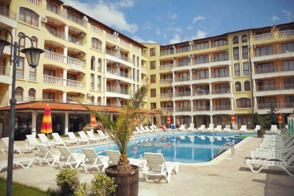 Уютные Апартаменты С Бассейном У Моря В Г. Солнечный Берег Pantai Sunny Luaran gambar